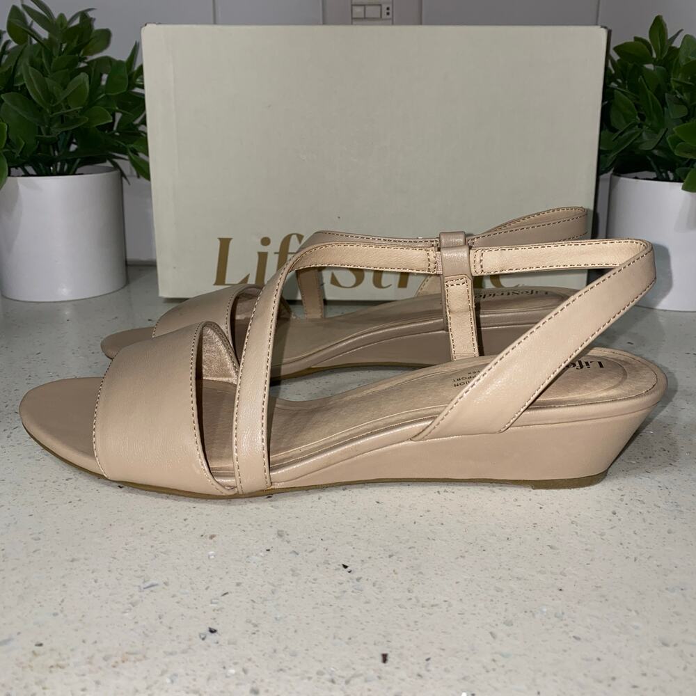 LifeStride Womens Size 9.5 Yasmine Wedge Sandal Nude/Taupe
